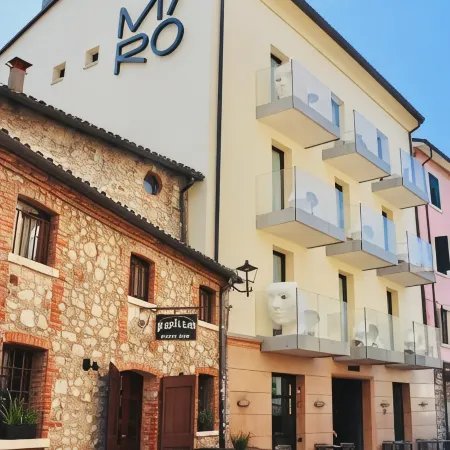 Hotel Miro' Hotels in Garda Town