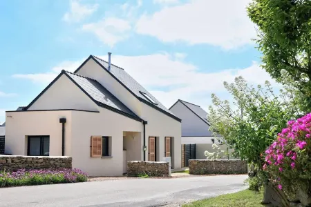 Belle Maison à 4 min à Pied de la Plage! Отели в г. Ле-Конке