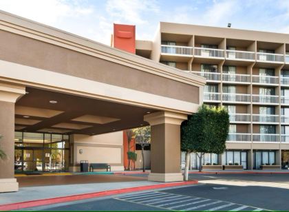 Holiday Inn OXNARD NORTH