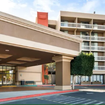 Holiday Inn OXNARD - VENTURA by IHG