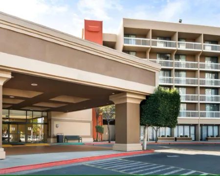 Holiday Inn OXNARD - VENTURA by IHG Hotels in Oxnard