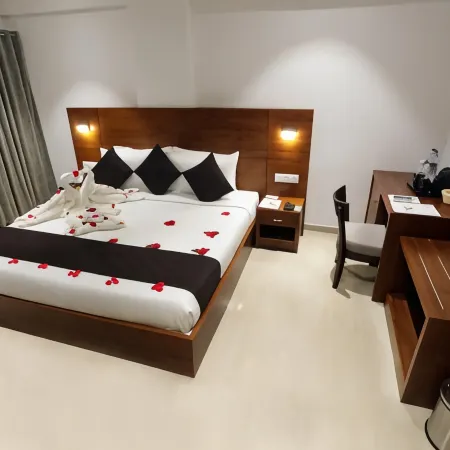Iswarya Residency