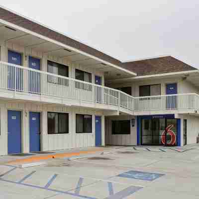 Motel 6 Pismo Beach, CA Hotel Exterior