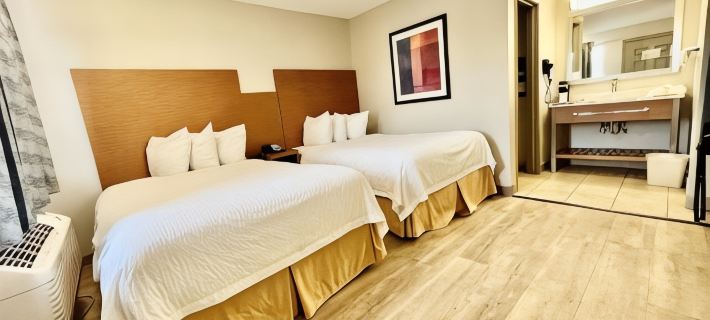 Days Inn & Suites by Wyndham Arlington Near Six Flags Hotels in Arlington