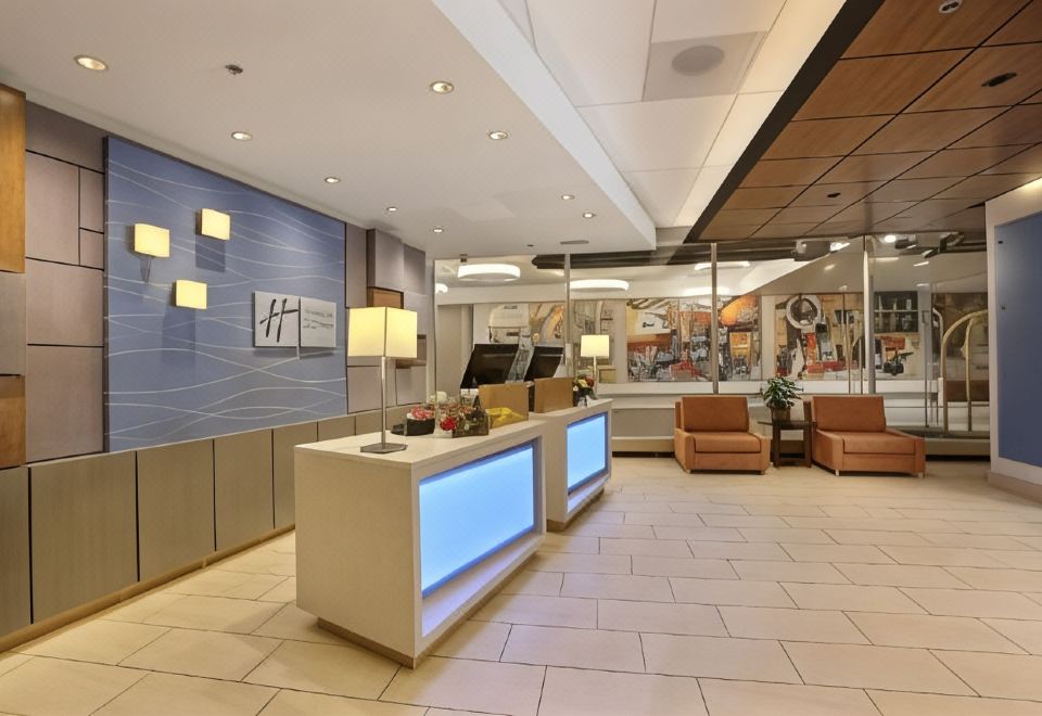 Holiday Inn Express Denver DowntownOver view