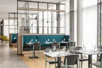 Courtyard Paris Creteil فنادق في كريتيل