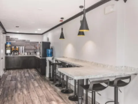 Americas Best Value Inn Alliance Hotels in Stark County