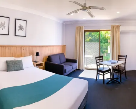 Costa Rica Motel Hotels in South West Rocks