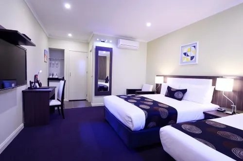 Park Squire Motor Inn & Serviced Apartments - balcony