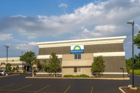 Days Inn by Wyndham Pleasant Prairie Kenosha Отели в г. Бристоль