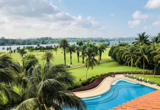 오키드 컨트리 클럽 수영장