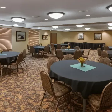 Best Western Plus Kelly Inn  Suites