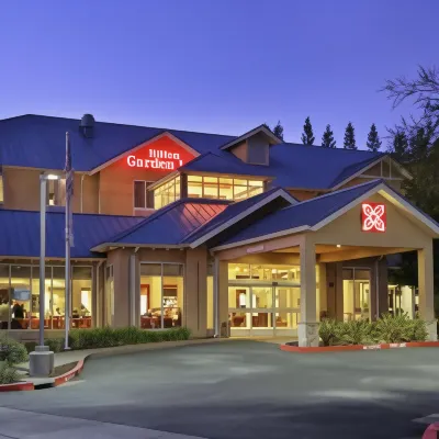Hilton Garden Inn Sonoma County Airport Отели рядом с достопримечательностью «Парк Футхилл Риджинал»