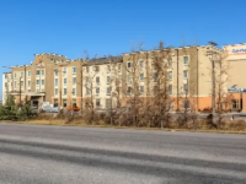 Comfort Suites Regina Hotels in Regina