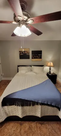 Cozy and private studio. Perfectly located to the beach & major shopping centers