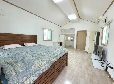 Pocheon Moonlight Maru Pension Hotels near Pocheon Hantan River Sky Bridge