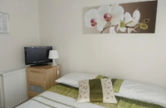 Tiny Single Shared Bathroom Room (Ssbyr)