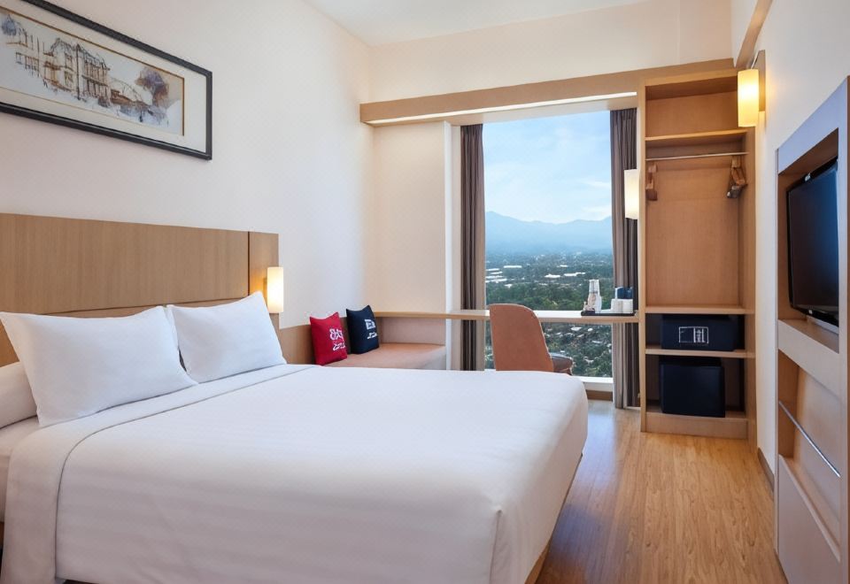 [이비스 반둥 트란스 스튜디오의 활기찬 로비]