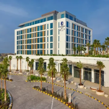 DoubleTree by Hilton Abu Dhabi Yas Island Residences Hotel dekat Ferrari World Abu Dhabi