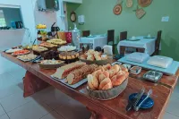 Mar de Guarajuba - breakfast