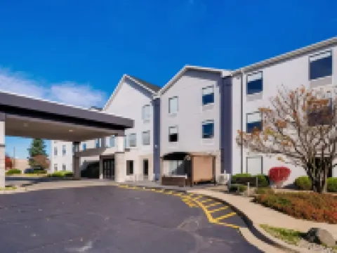 Best Western Plus Bourbonnais Hotel  Suites Hotels in Bradley
