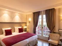 Le Château de la Tour Hotels in Oise