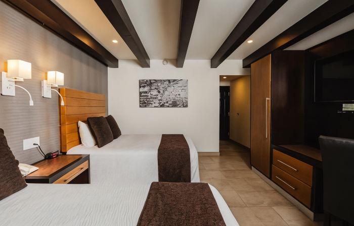 La Pinta Hotel