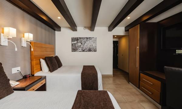 La Pinta Hotel