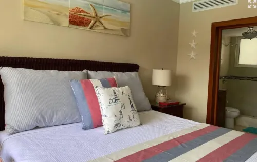 Beachfront 1BR , Playa Turquesa,  Beach Access