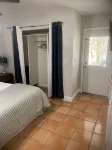 Cozy house centrally located. 3mls to beach,7mls to speedway. Pet friendly - Wi-Fi