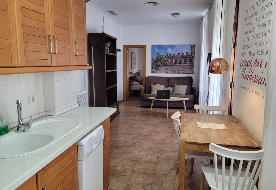 Living Valencia Apartments - Merced - Housity