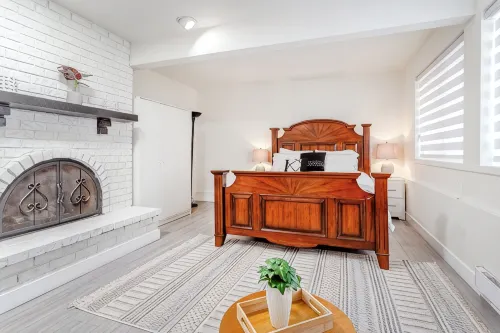 Spacious 3Br Guest Suite by the Creek | North Vancouver - 3-Star