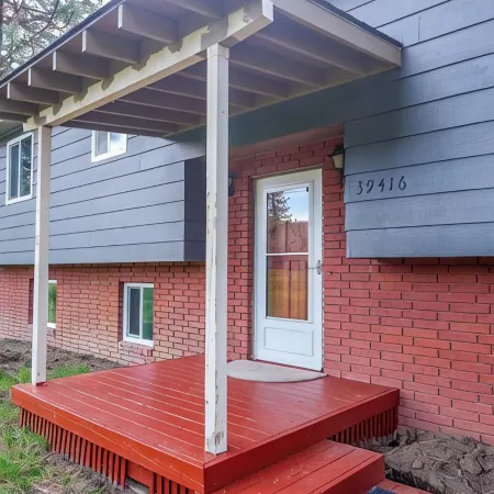 Charming 3-bedroom house with AC, WiFi in welcoming Chiloquin
