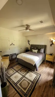 Charming 2Bedroom Villa in the Terrace Level of the Host Home,Completely Private