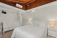 Tropical Oasis for your Naples Getaway!