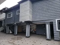 House 44 - Private Pools