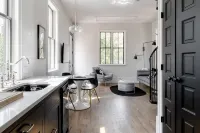 Tree canopy apartment in an Historic district - Lejligheder