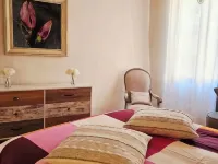 Les Cols du Ventoux - "Col de la Madeleine" apartment in the heart of the village of Bédoin. Hotels in Bedoin