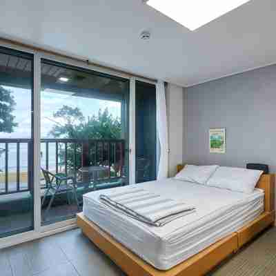 Geoje Beach House Rooms