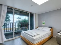 Geoje Beach House โรงแรมใกล้สะพานเชื่อมปูซาน-เกาะเจ