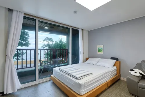 Geoje Beach House - Condos