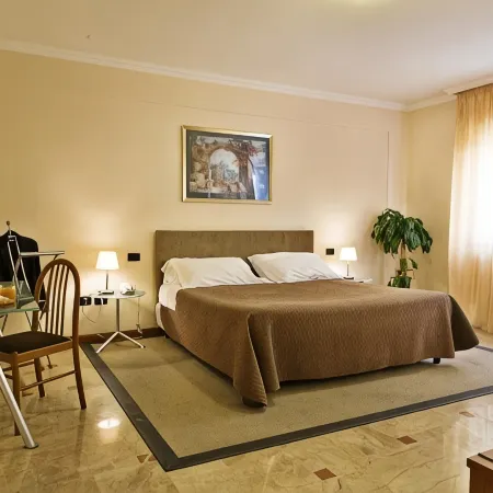 Hotel Palace 2000