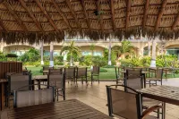 10th Floor Beachfront Luxury Condo Bayview Grand - homestay