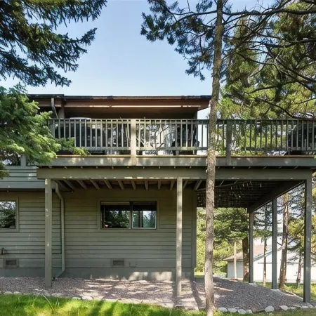 Relax in beautiful Big Sky located just minutes from skiing and Town Square!
