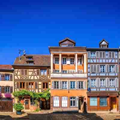 Hôtel le Manoir Hotel Exterior