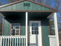 Mallard, Cozy cabin with WiFi and AC in lovely Stevenson. Perfect weekend stay . Hotels in Jackson County
