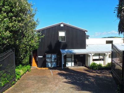 Le Chalet Waiheke Apartments