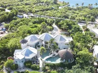Your luxury home sleeps 10 on the World's number one Island and beach - 4-Star