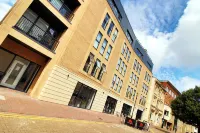 Stylish 2BR Apartment in the Heart of Cardiff Bay
