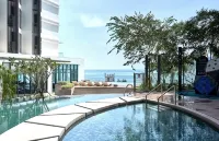 The Shore by AEM RESIDENCES - Infinity Pools